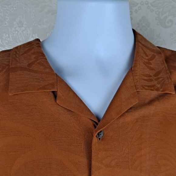 Tommy Bahama Size Large 100% Silk Rust Color Button Front Short Sleeve Shirt - Picture 2 of 13